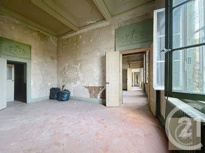 Image No.11-7 Bed Apartment for sale