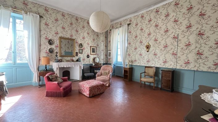 Image No.9-6 Bed House for sale
