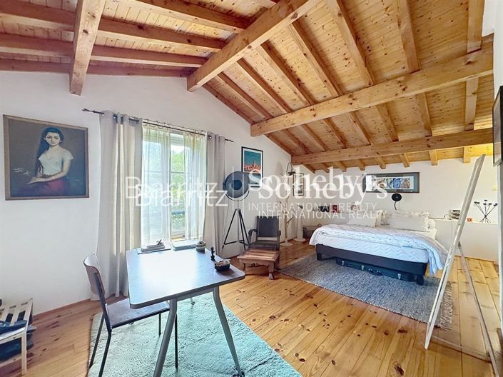 Image No.13-5 Bed House for sale