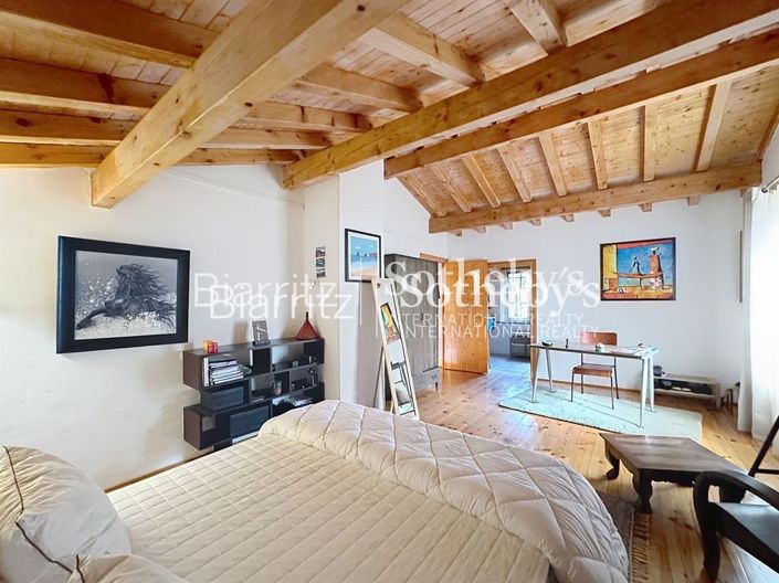 Image No.14-5 Bed House for sale