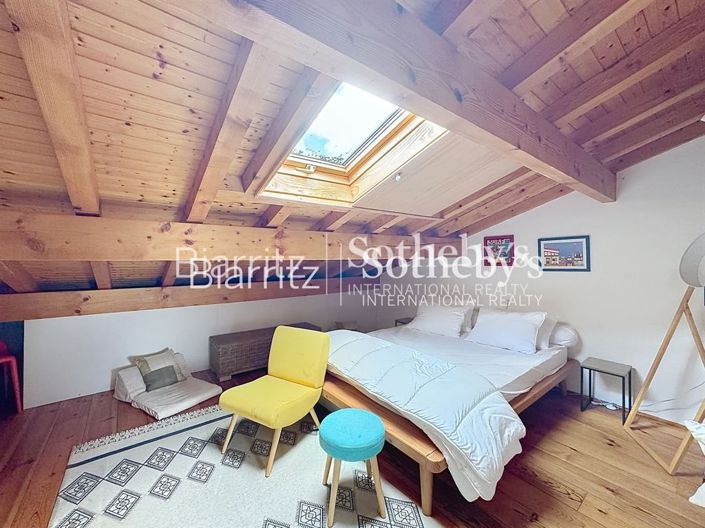 Image No.17-5 Bed House for sale