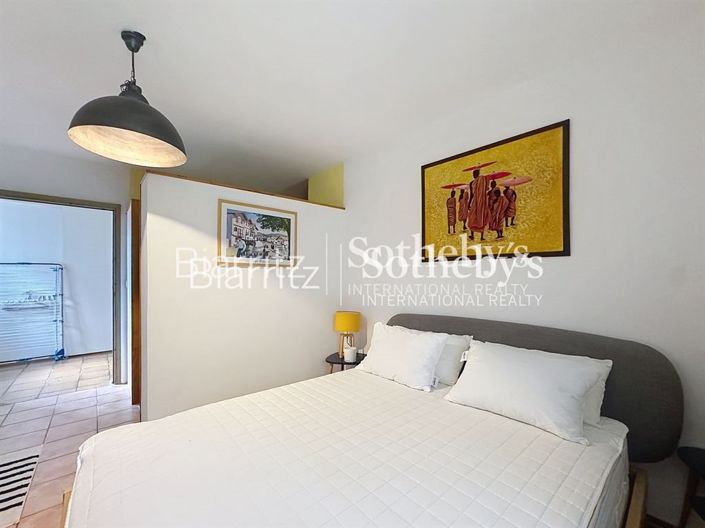 Image No.18-5 Bed House for sale