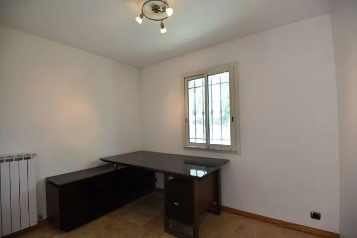 Image No.10-6 Bed House for sale