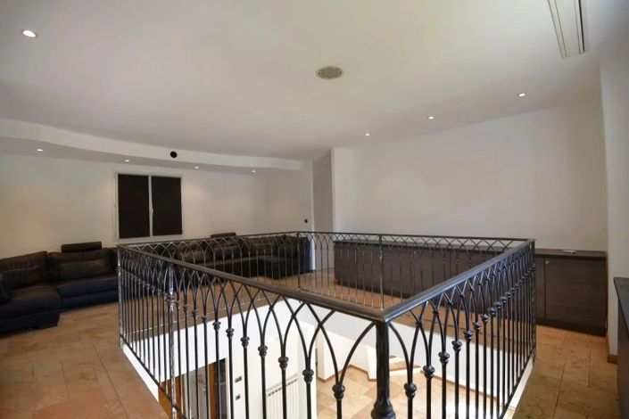 Image No.11-6 Bed House for sale