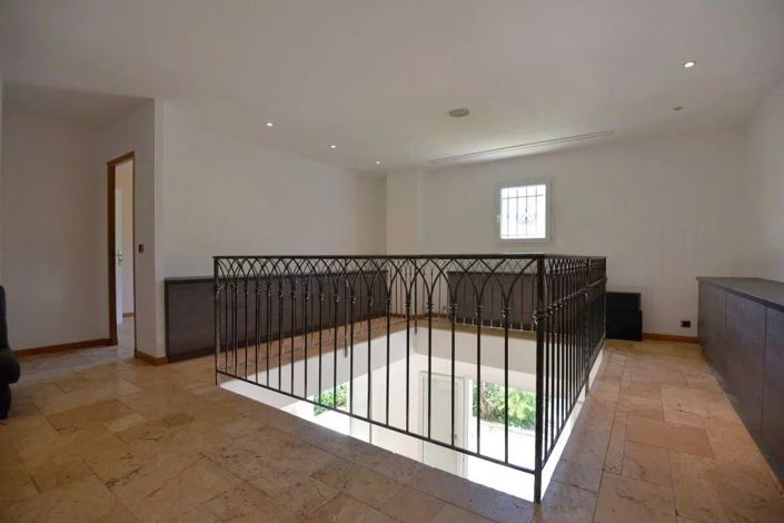 Image No.12-6 Bed House for sale