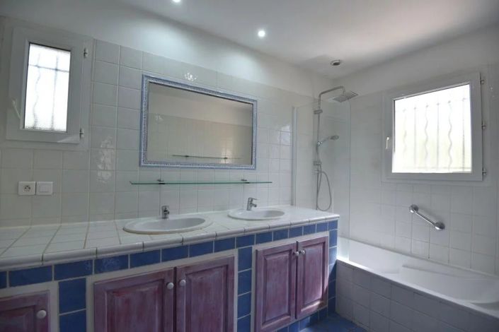 Image No.15-6 Bed House for sale