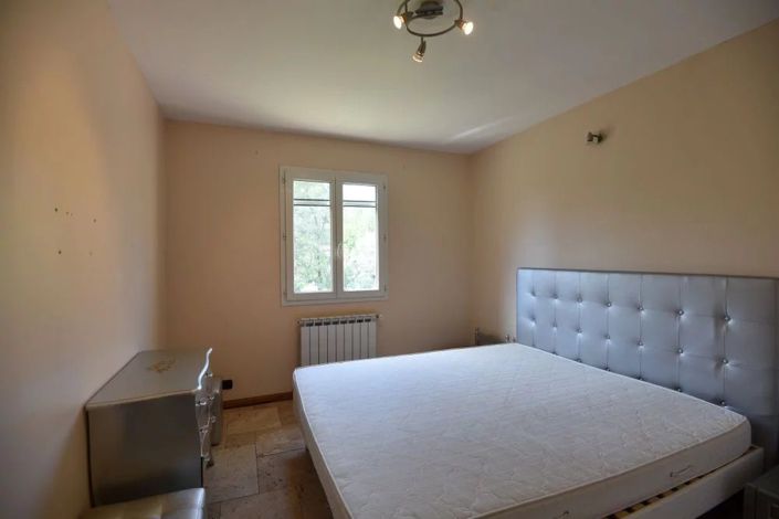 Image No.17-6 Bed House for sale