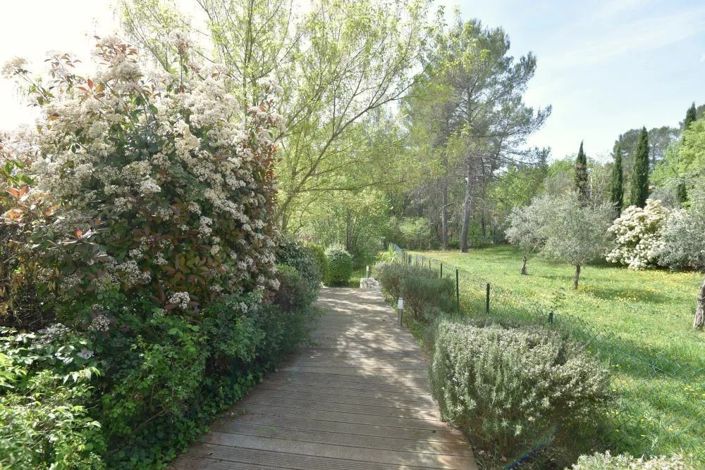 Image No.20-6 Bed House for sale
