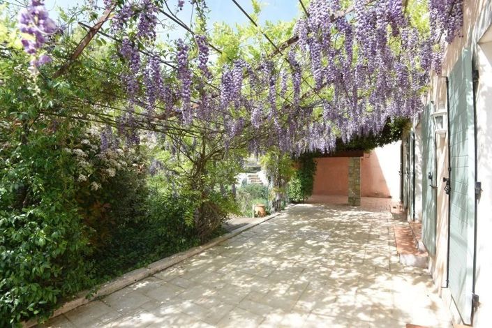 Image No.7-6 Bed House for sale