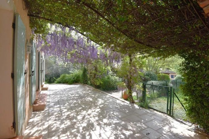 Image No.8-6 Bed House for sale