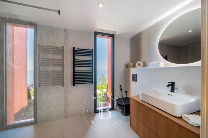 Image No.12-3 Bed Apartment for sale