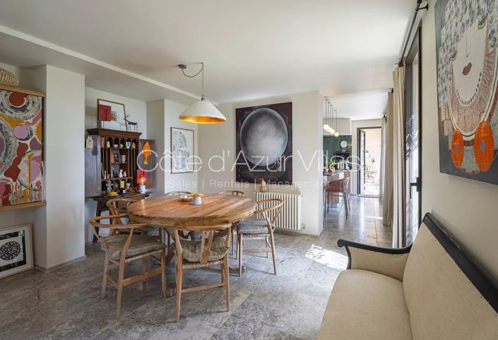 Image No.6-4 Bed House for sale