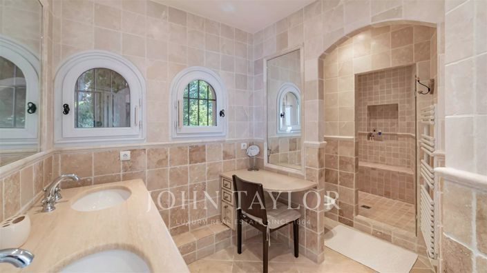 Image No.13-4 Bed House for sale