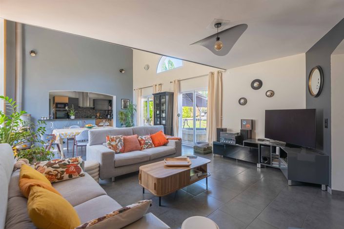 Image No.6-3 Bed House for sale
