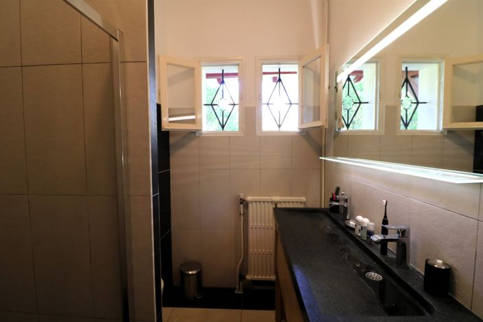 Image No.17-5 Bed House for sale