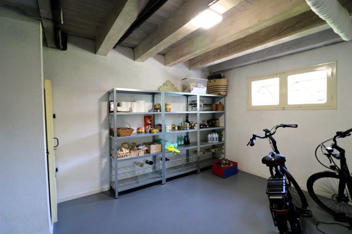 Image No.19-5 Bed House for sale