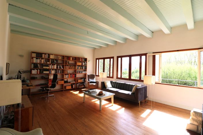 Image No.9-5 Bed House for sale