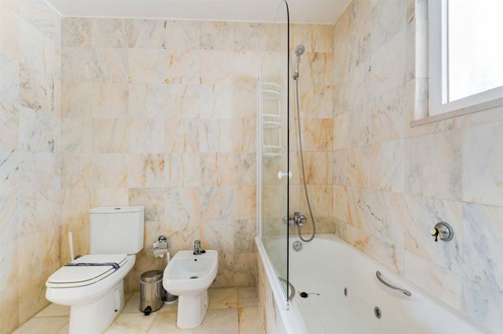 Image No.25-3 Bed Apartment for sale