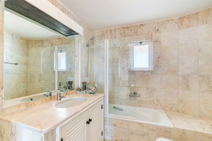 Image No.30-3 Bed Apartment for sale