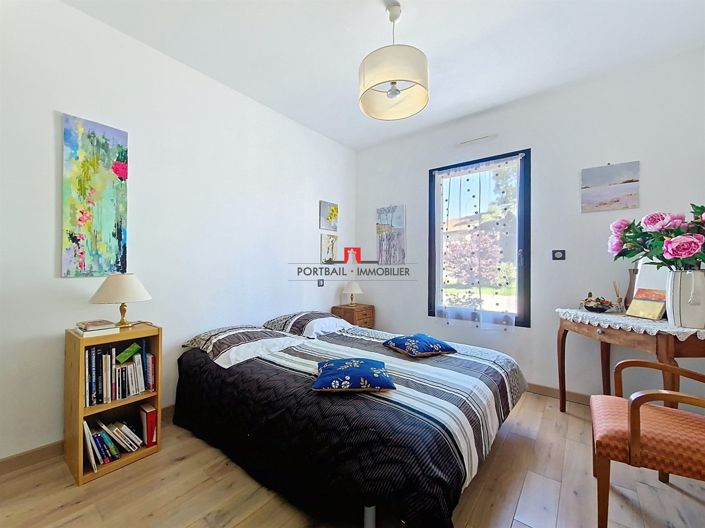 Image No.10-4 Bed House for sale