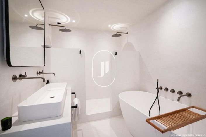 Image No.7-5 Bed House for sale