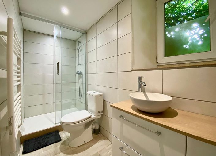 Image No.17-4 Bed House for sale