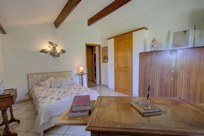 Image No.8-4 Bed House for sale