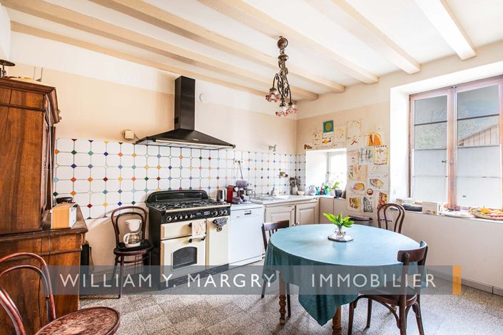 Image No.5-6 Bed House for sale