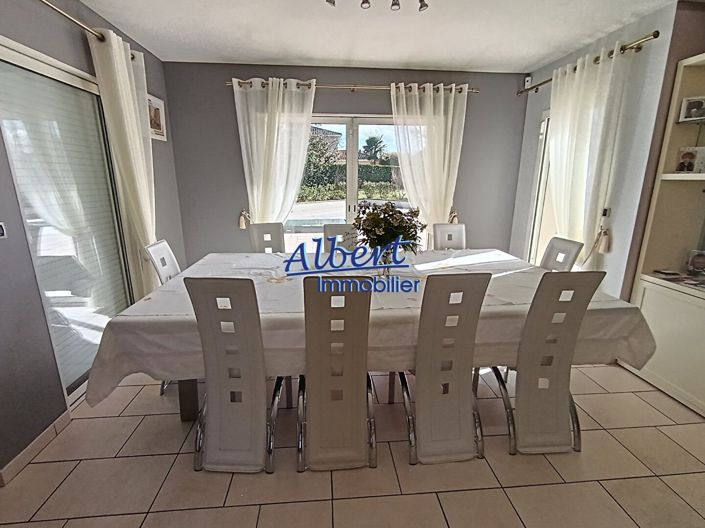 Image No.7-4 Bed House for sale