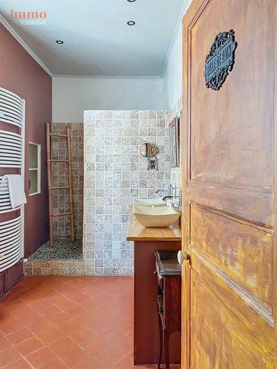 Image No.10-8 Bed House for sale