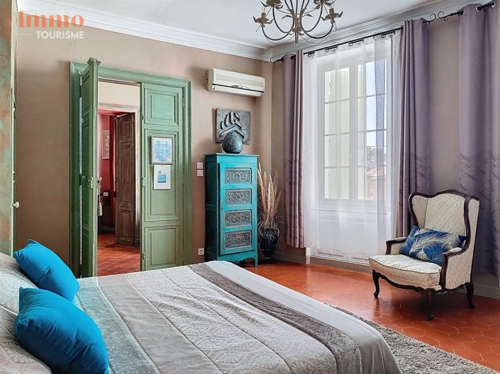 Image No.17-8 Bed House for sale