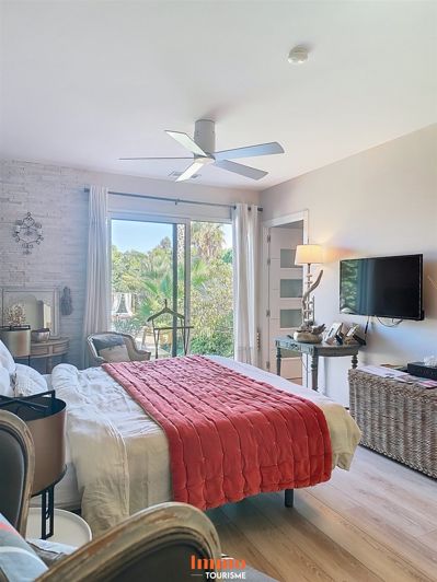 Image No.9-5 Bed Property for sale