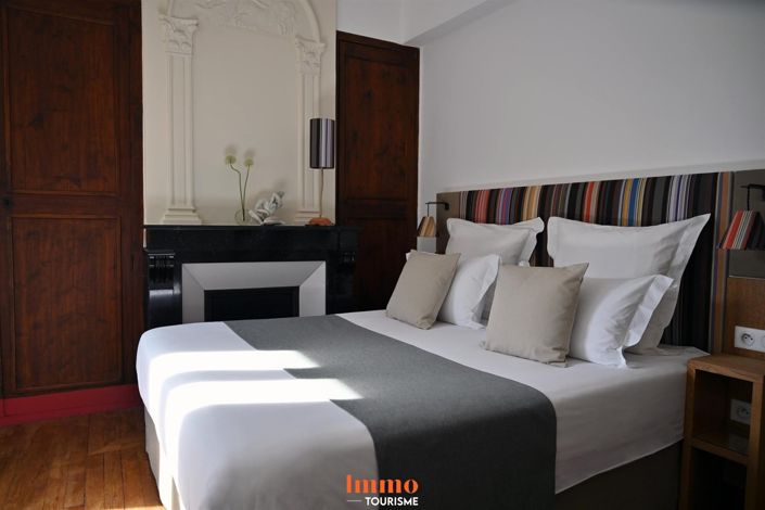 Image No.14-7 Bed House for sale