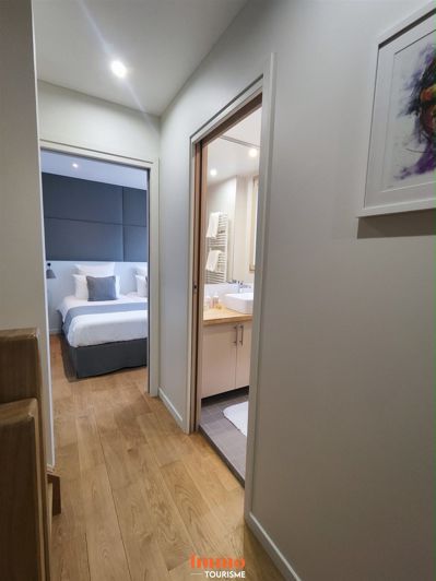 Image No.27-7 Bed House for sale