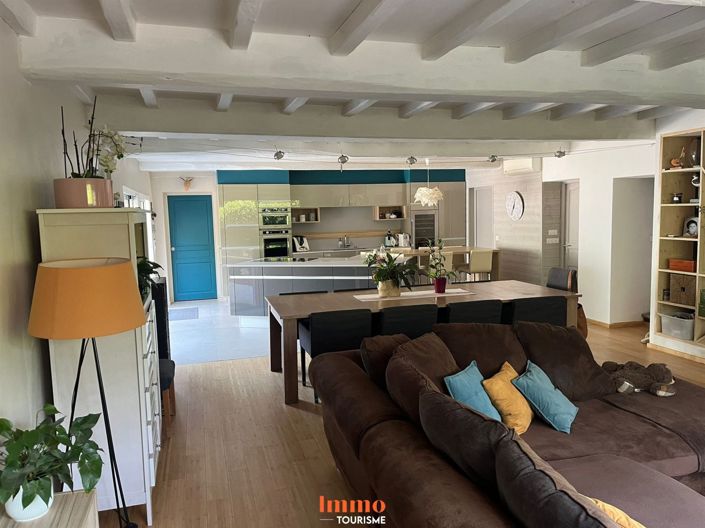 Image No.22-16 Bed House for sale