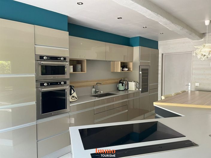 Image No.25-16 Bed House for sale
