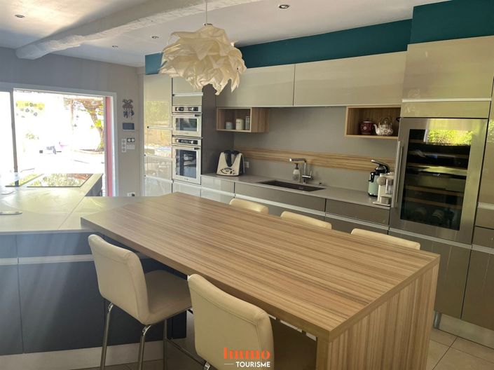Image No.26-16 Bed House for sale