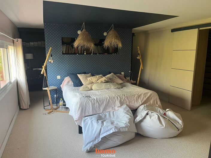 Image No.9-16 Bed House for sale