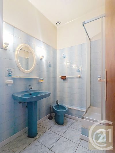 Image No.17-3 Bed House for sale