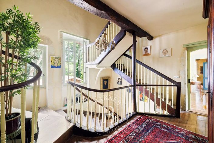 Image No.19-7 Bed House for sale