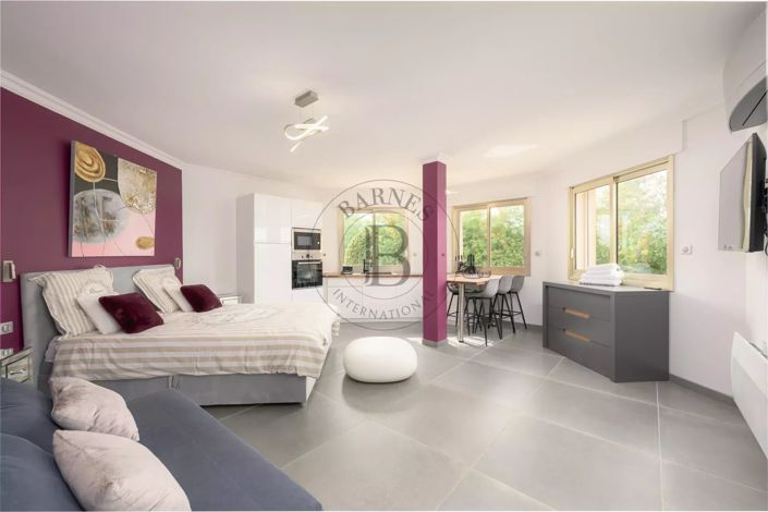 Image No.15-6 Bed House for sale