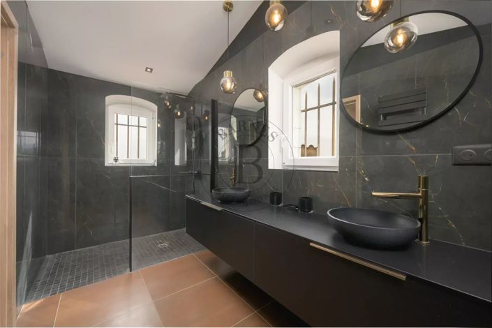 Image No.9-6 Bed House for sale