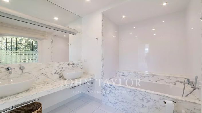 Image No.14-4 Bed House for sale