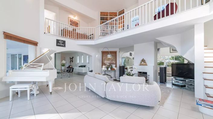 Image No.6-4 Bed House for sale