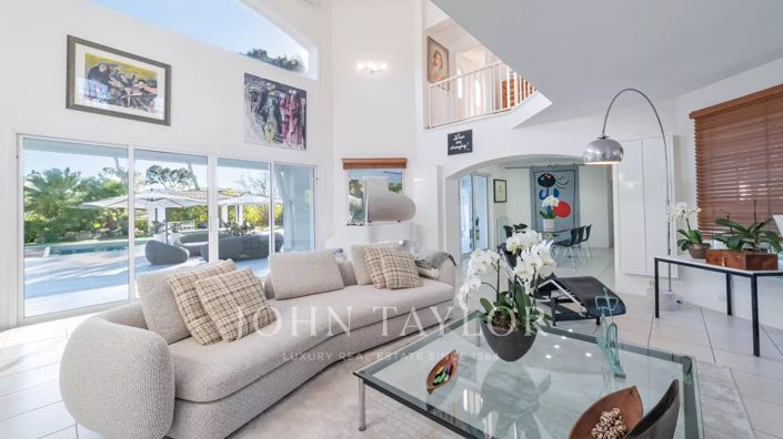 Image No.7-4 Bed House for sale