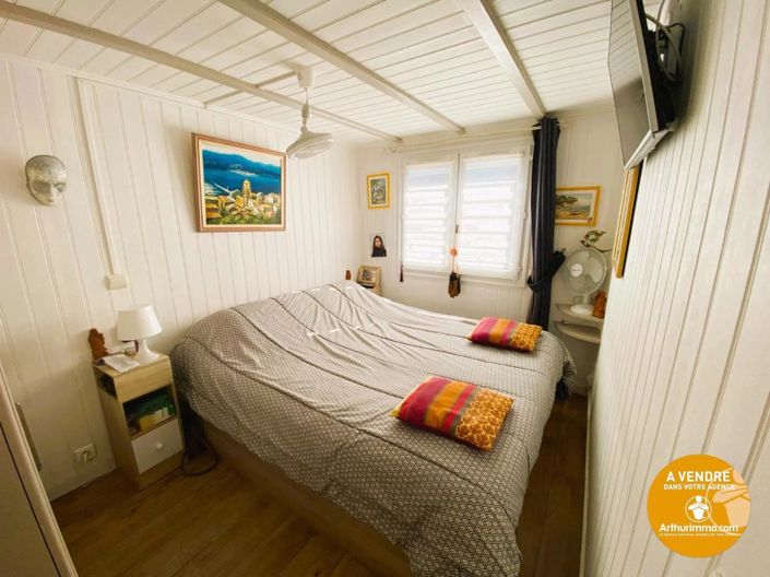 Image No.6-2 Bed House for sale