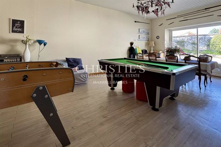 Image No.18-9 Bed House for sale