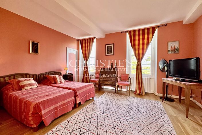 Image No.24-9 Bed House for sale