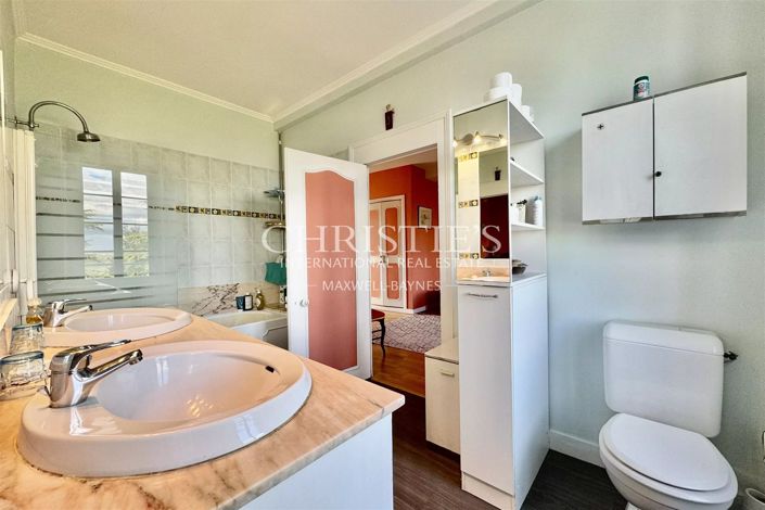 Image No.29-9 Bed House for sale