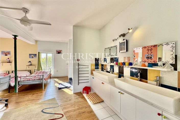 Image No.32-9 Bed House for sale